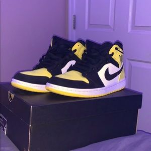 Jordan 1 Mid